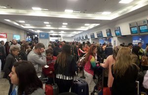 Aeronáuticos podrían paralizar los vuelos en Semana Santa