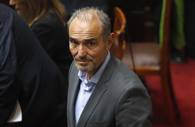 Lule rompe el acuerdo libertario con el gobernador Valdés, pero Santiago Caputo se rebela y avanza con Camau