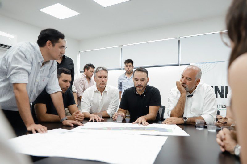 Tensión con los estatales en Corrientes porque Valdés ató los aumentos de sueldo a una eventual ayuda de Milei