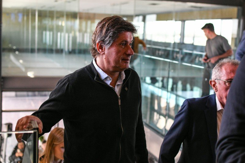 Rosenfeld cruzó a Santacroce por irse al Mundial en medio de un divorcio que amenaza al círculo rojo de Rosario
